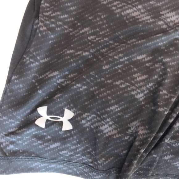 Under Armour athletic shorts - Picture 2 of 3